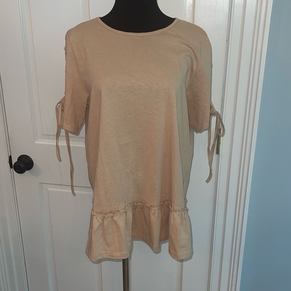 NWT Easel peplum top with open weave sleeves tan women’s small